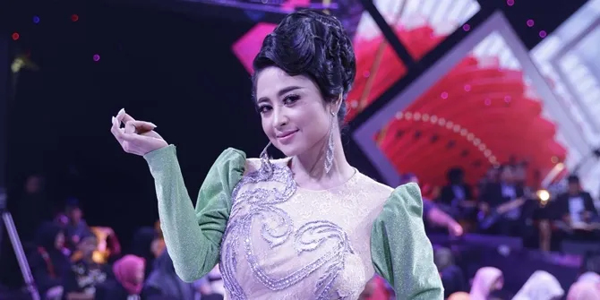 Lolos Masuk Sekolah Internasional, Biaya Sekolah Anak Dewi Perssik Capai Rp1 Miliar