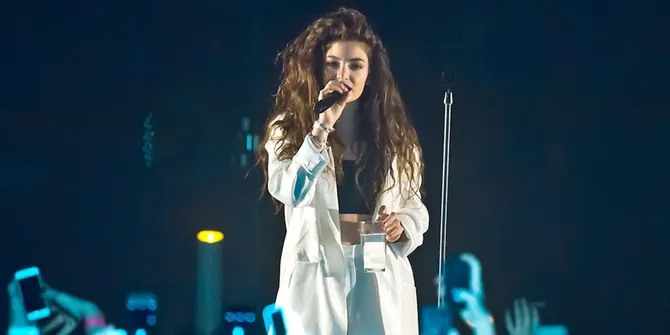 Lorde: Rihanna itu Sangat Berani dan Percaya Diri