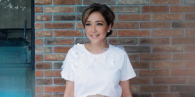 Maia Estianty Posting Foto Jadul Rambut Warna-warni, Netizen: Zaman Kejayaan Sama Mulan Jameela