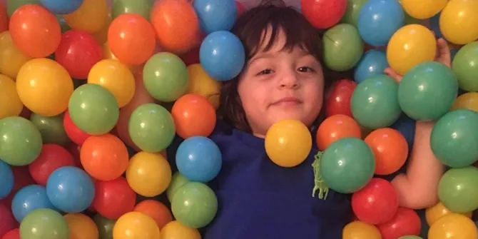 Main Bareng Teman, AbRam Khan Anak Shahrukh Khan Makin 