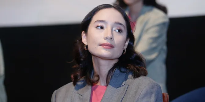 Main Film 'LARA ATI', Tatjana Saphira Kesulitan Belajar Bahasa Jawa