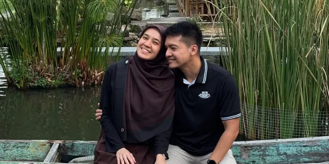 Main Film 'MENGEJAR RESTU', Dimas Seto Jadi Mentor Akting Dhini Aminarti di Rumah