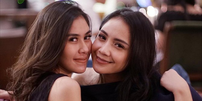 Makan Malam Bareng, Nagita Slavina dan Syahnaz Kompak 