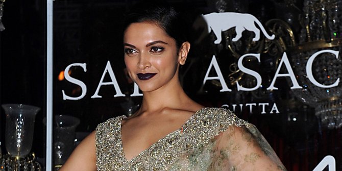 Make Up Terlalu Tebal Baju Aneh Deepika Padukone Gagal 