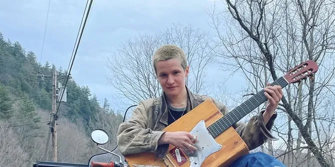 Makna Lagu Adrianne Lenker - Anything, Ungkap Kerinduan pada Momen Kecil di Masa Lalu