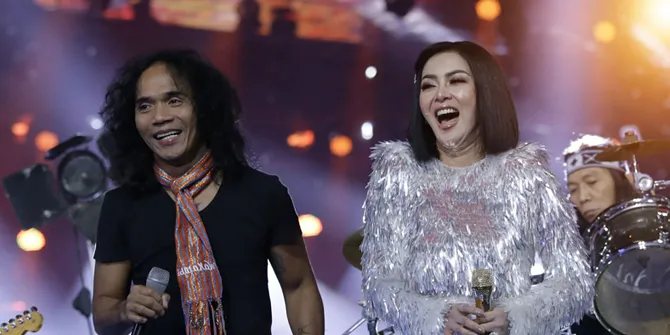 Malam Puncak Konser Shopee, Syahrini Curi Spotlight Lewat 