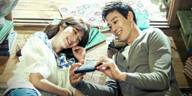 Malu, Park Shin Hye Sembunyi di Balik Punggung Kim Rae Won