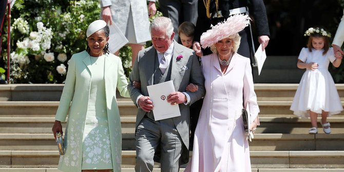 Manisnya, Pangeran Charles Gandeng Camilla dan Ibunda Meghan Markle Sekaligus