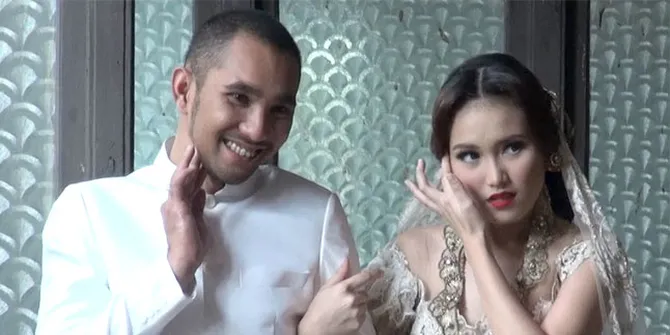 Mas Kawin Enji - Ayu Ting Ting Seperangkat Alat Sholat