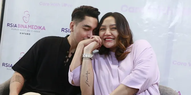 Masih Rahasiakan Wajah dan Nama Anaknya, Ini Alasan Siti Badriah dan Krisjiana