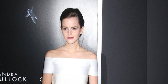 Mau Keren Dengan Baju Formal Ikuti Gaya Emma Watson Ini 