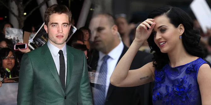 Robert Pattinson "Kencani" Katy Perry di Coachella