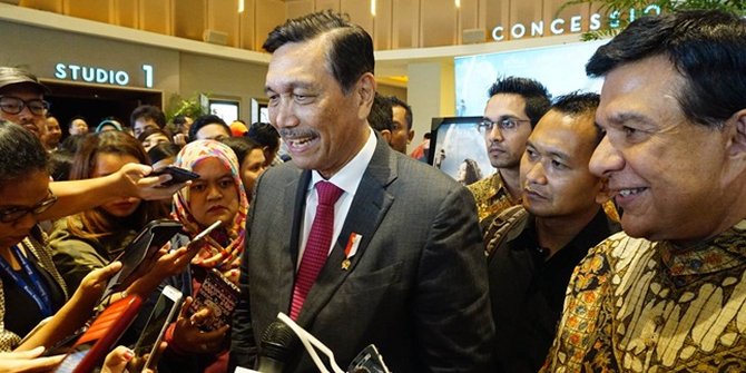 Menteri Luhut Panjaitan Nonton 3 SRIKANDI di Hari 