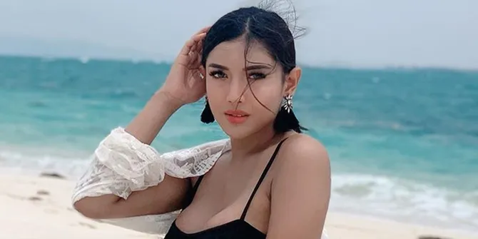 Millen Cyrus Gak Bisa Suka Sama Cewek, Tapi Ereksi Lihat Cowok