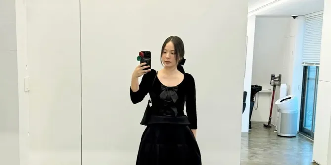 Min Hyo Rin Beri Respons Santai Usai Disebut Alami Kenaikan Berat Badan di Postingan Terbaru