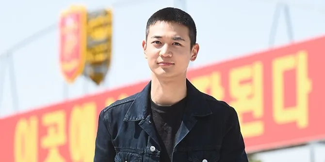 Minho SHINee Pamer Foto Cukur Rambut, Berangkat Wamil Diantar Sahabat