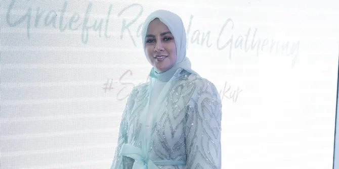 Mobil Ditabrak Driver Taksi Online, Olla Ramlan Malah Beri Uang ke Pelaku