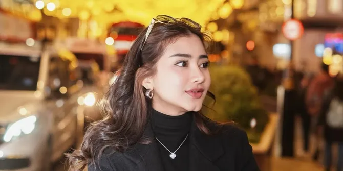 Momen Ghea Youbi Dibangunkan Sahur oleh Remaja Sekitar, Berujung Bagi-bagi THR