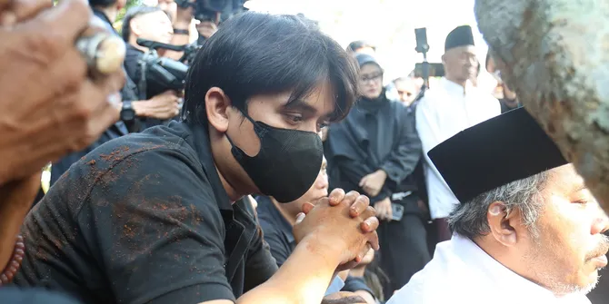 Mpok Alpa Tiba-tiba Buka Wig dan Tunjukkan Kepala Botak, Billy Syahputra Syok