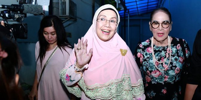 Nani Wijaya Menikah, Anak-Anaknya Sempat Berdebat? - KapanLagi.com