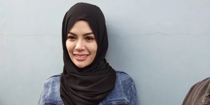 Netizen Heboh Foto Seksi Belum Dihapus, Begini Tamparan Nikita Mirzani