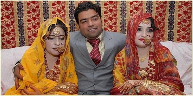 Netizens Geger Foto  Pernikahan  Satu Pria  Dua Orang Istri 