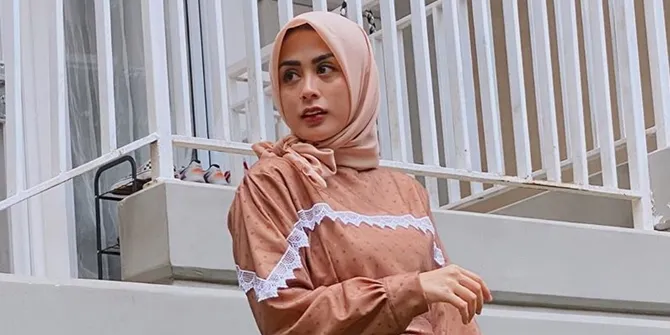 Ngabuburit Ala Selvi Kitty, Keliling Naik Motor Sambil Nikmati Senja