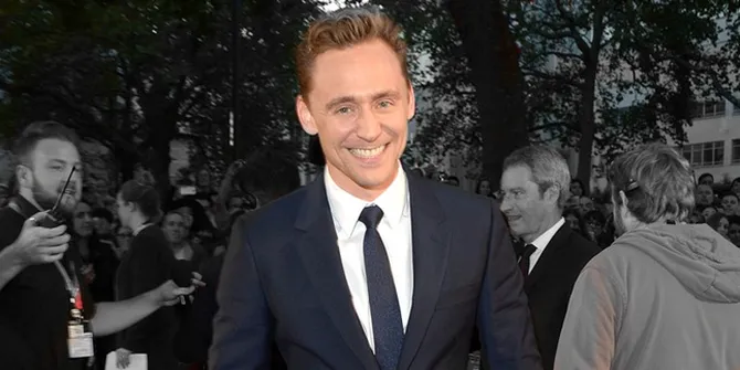 Ngefans Berat, Tom Hiddleston Siap Jika Ditawari Jadi James Bond