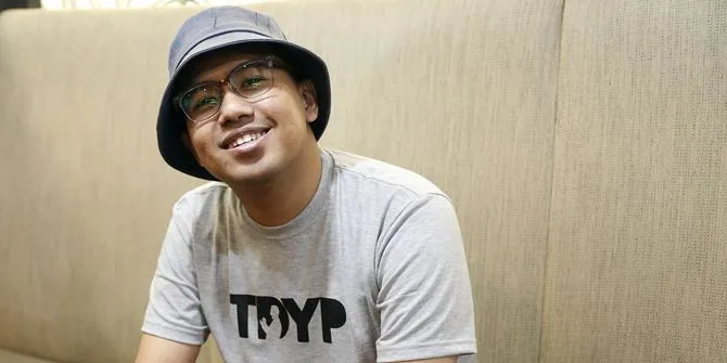 Ngefans TWICE, Joshua Suherman ke Korea Selatan Buat Beli Light Stick!