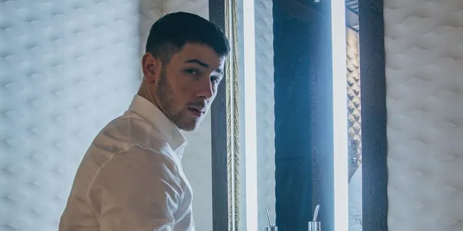 Nick Jonas Ajukan Diri Perankan Batman, Cocok Gak Nih?