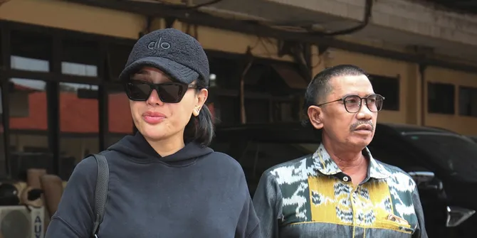 Nikita Mirzani Bawa Lolly ke Rumah Aman Untuk Perbaiki Fisik dan Mental Anaknya