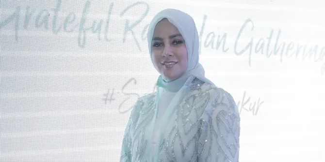 Olla Ramlan Beberkan Rahasianya Bisa Terlihat Awet Meski Sudah Berusia 40 Tahun