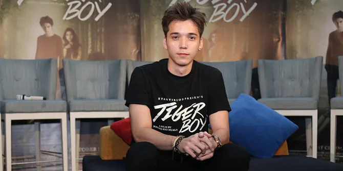 Pacar Ultah, Stefan William Beri Kado Semahal Harga Pesawat