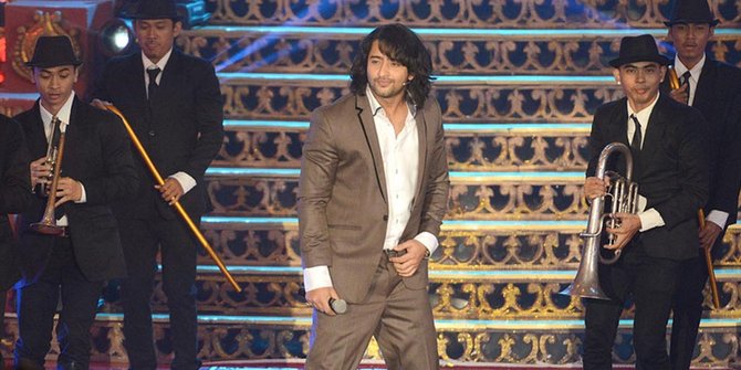  Pakai  Blangkon  Shaheer Sheikh Pantas Jadi Orang  Jawa  