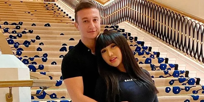 'Papa Ur Son' Sang Pacar Bule Ternyata Tak Tahu Lucinta Luna Seorang Transgender