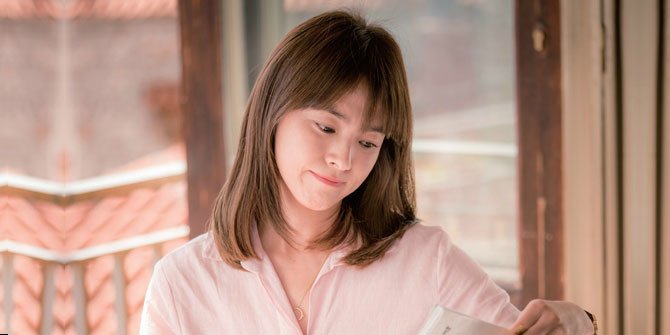 Penampilan Song Hye Kyo Dengan Style Rambut Baru Yang 