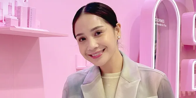 Pengen Punya Skin Goals ala Nagita Slavina? Cobain Trik Layering Praktis Ini untuk Kulit Terhidrasi Sepanjang Hari