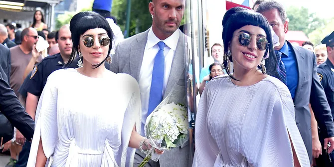 Penuh Haru, Lady Gaga Curhat pada Fans