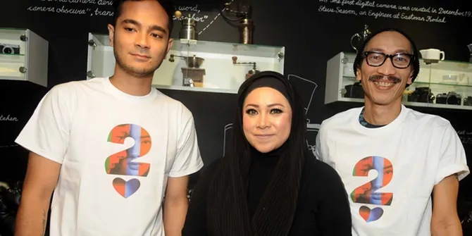 Peringati Maulid Nabi, Melly Goeslaw Wakafkan 500 Al Quran