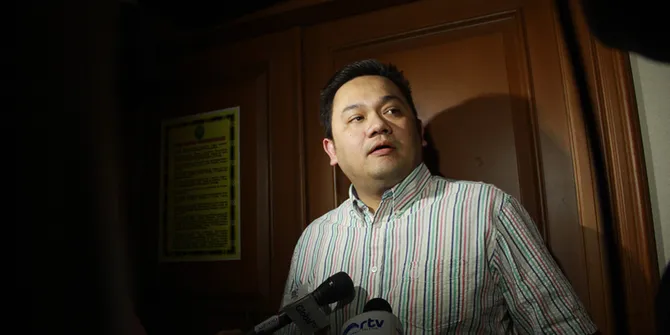 Pesawat AirAsia Hilang, Seperti Apa Respon Farhat Abbas?