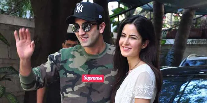 Pesta Bareng di Rumah Sonam, Katrina Kaif & Ranbir Saling Hindar