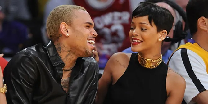 Pesta, Rihanna - Chris Brown Ketahuan Berbagi Ganja?