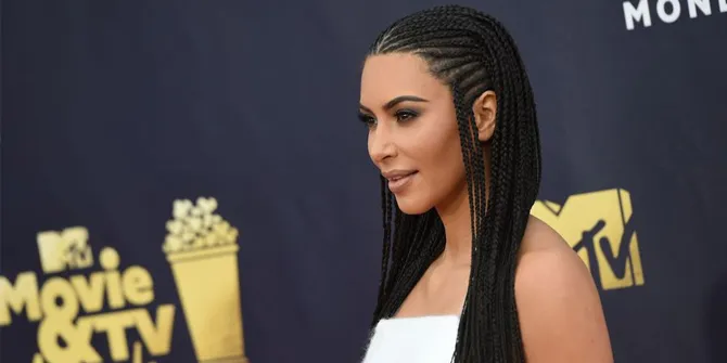 Photoshop Fail! Kim Kardashian Ketahuan Edit Foto Chicago West