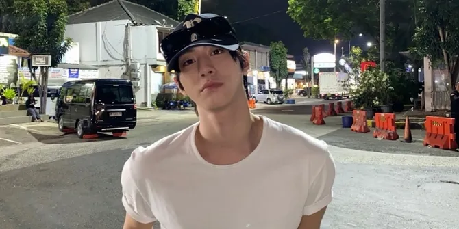 Potret Ahn Hyo Seop di Rest Area Cipularang Viral, Cogan Korea Vibes Melokal