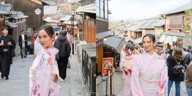 Potret Cantik Lyodra Lliburan ke Jepang, Outfit Kimono Bikin Makin Kinclong