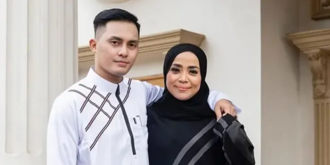 Potret Dapur Rumah Muzdalifah, Keanggunan Model Desain Klasik dan Sederhana