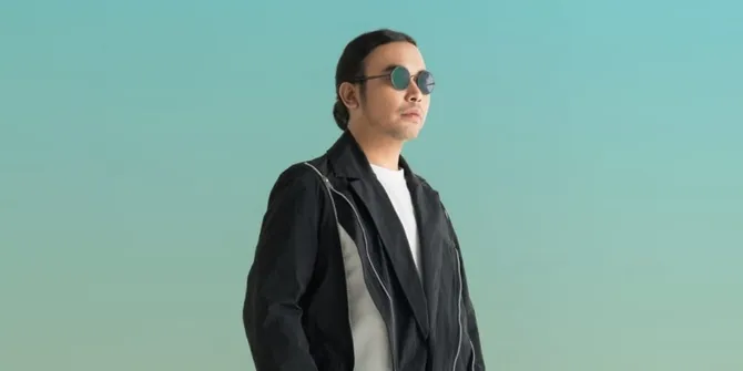 Potret Hubungan Tanpa Status, Whisnu Santika Hadirkan Lagu 'Yalla Habibi'