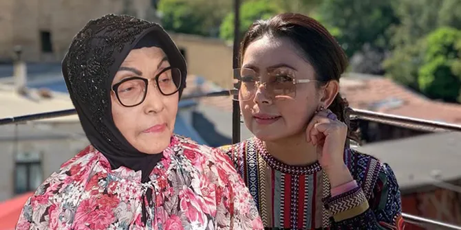 Potret Ibu Mayangsari Dandan Ala Sosialita Gaul Meski Sudah Jadi Nenek