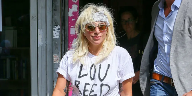 Potret Selfie Lady Gaga Membawa Sebuah Misteri, Apa Itu?