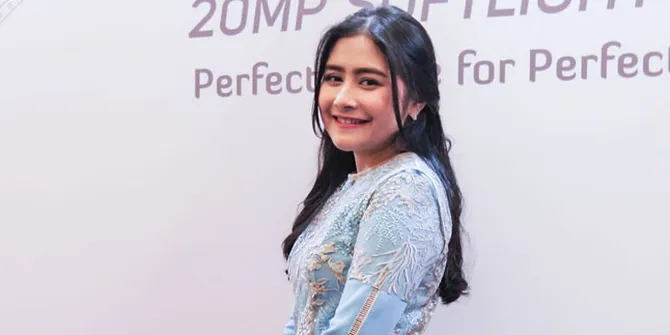 Prilly Latuconsina Tolak Tawaran Pekerjaan Demi Ibadah